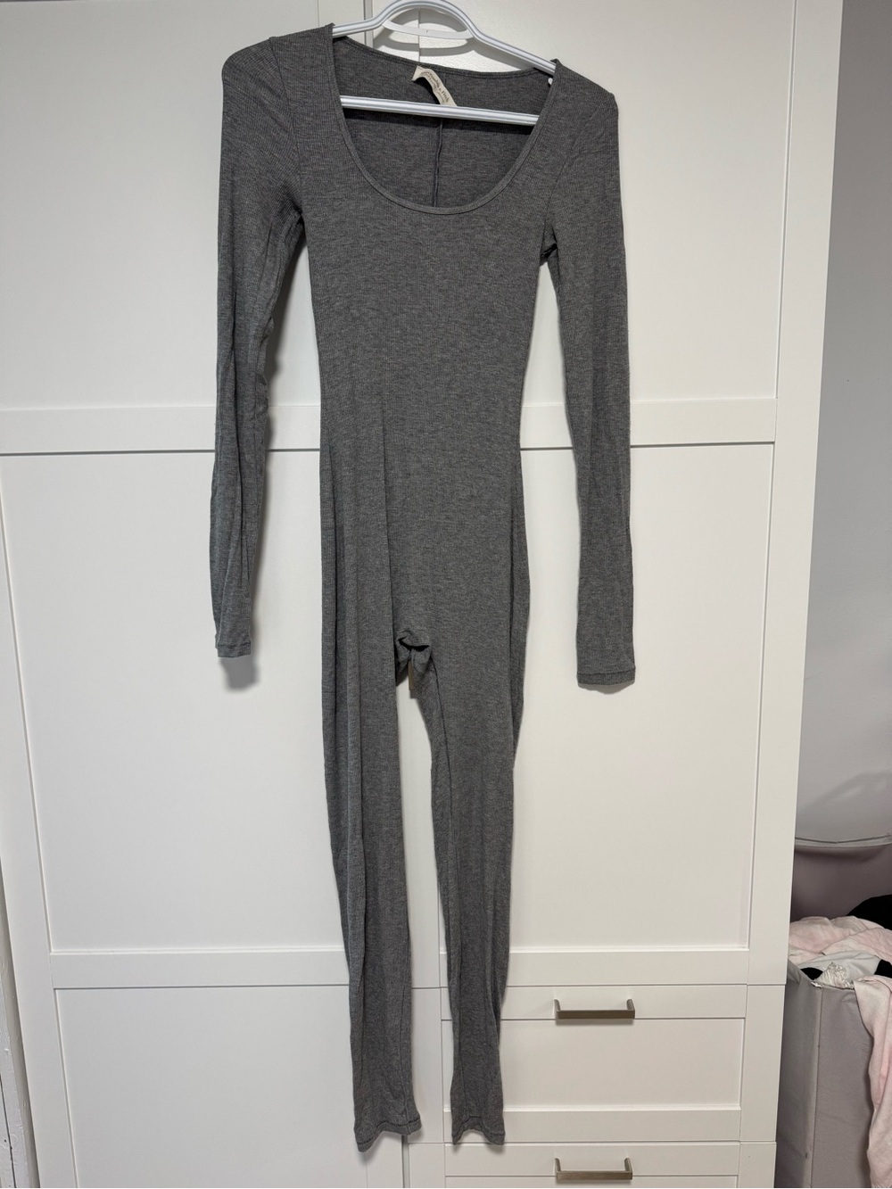 Abercrombie & Fitch Gray Ribbed Long-Sleeve Scoop-Neck Jumpsuit